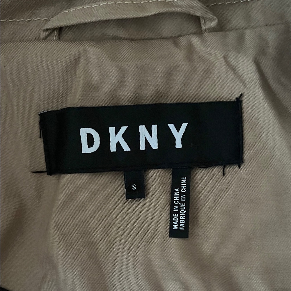 DKNY Classic Beige Trench Coat - Picture 2 of 6